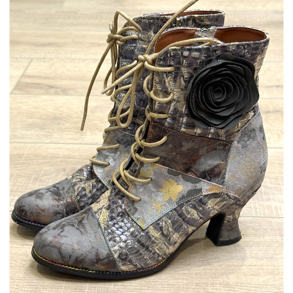 NEW L'ARTISTE SPRING STEP GRAY FLORAL PATCHWORK ANKLE BOOTS BOOTIES 38 US 7.5 8 - Picture 2 of 13